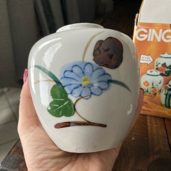 New & Vintage Ginger Jar! Ceramic. Made in Japan. Box Included! Perfect Jar! - Picture 8 of 17